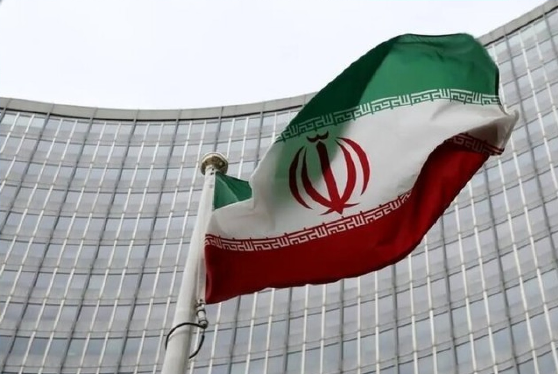 اجماع جهانی ۳۹ کشور برای لغو تحریمهای ایران در پی توافق پزشکیان و ترامپ