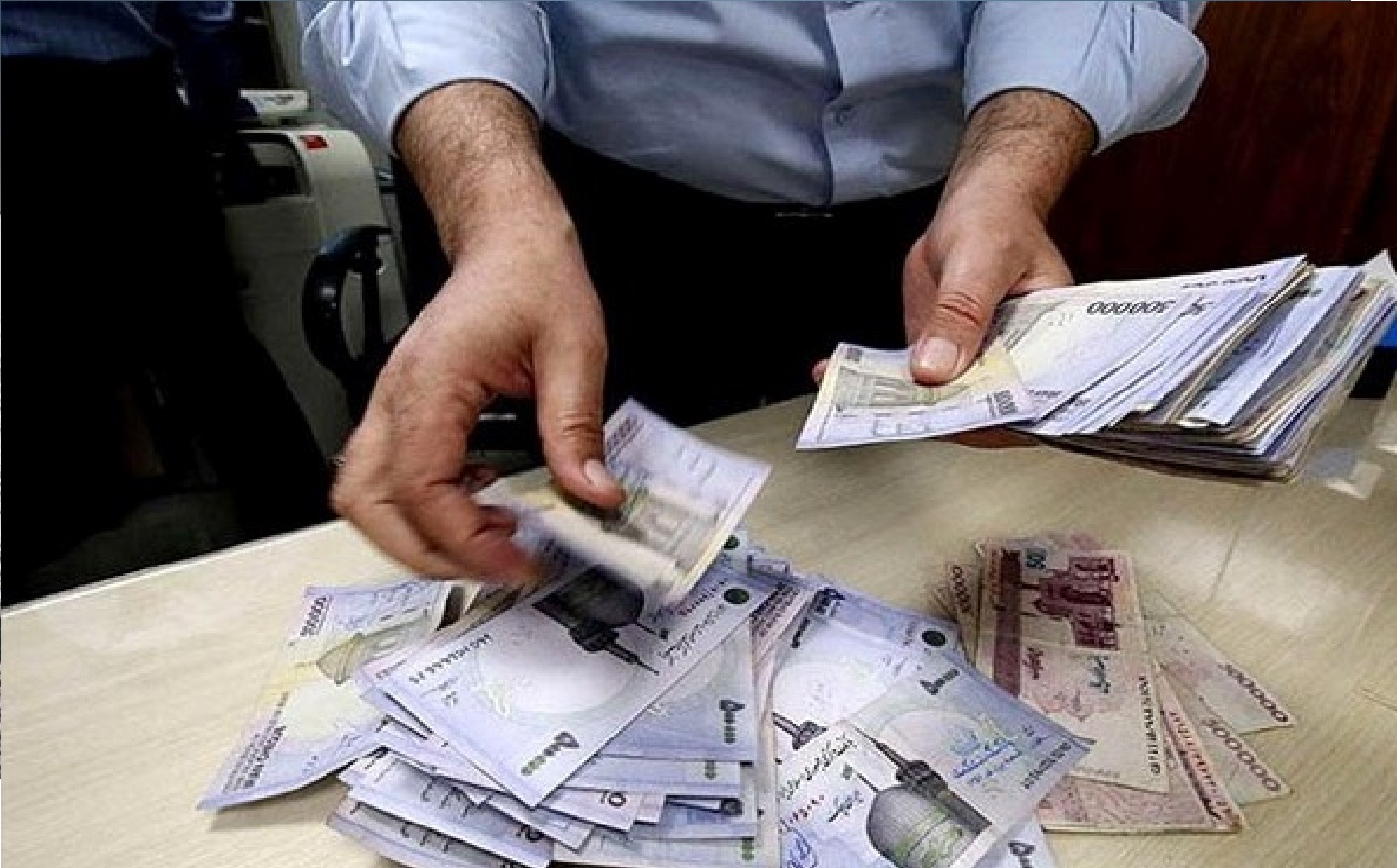 کشف قاچاق ۴۴ میلیارد تومانی چک‌پول به افغانستان و بازداشت ۱۰۷ نفر در مرز تایباد