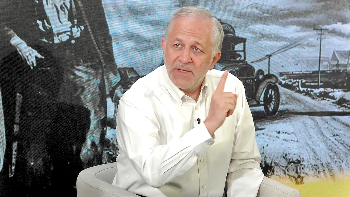 نسخه فرهاد نیلی برای عبور از تله فقر: رشد ۶ درصدی و گشایش تجاری