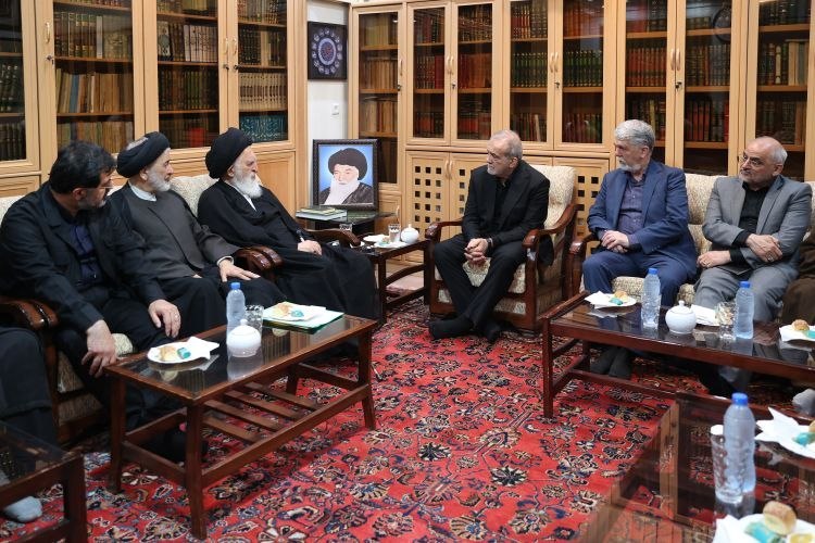 حمایت قاطع آیت‌الله علوی بروجردی از دیپلماسی دولت در برابر تندروهای داخلی