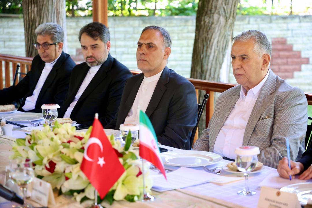 هدف‌گذاری تجارت ۵۰ میلیارد دلاری ایران و ترکیه؛ دیپلماسی اقتصادی در مسیر صلح