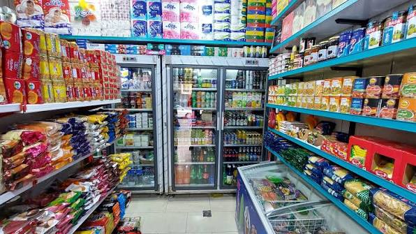 فعالیت شبانه‌روزی سوپرمارکت‌های تهران در مسیرهای تشییع و تضمین تامین کالا