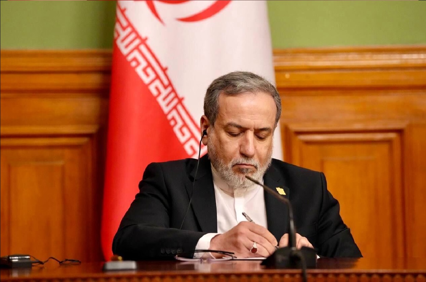 تسلیت رسمی وزیر امور خارجه ایران به مناسبت درگذشت امیر سابق قطر