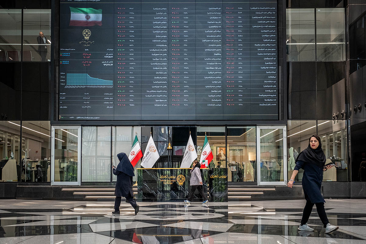 چرا بورس تهران قرمز شد؟ تحلیل خروج پول و تغییر آرایش سرمایه‌گذاران