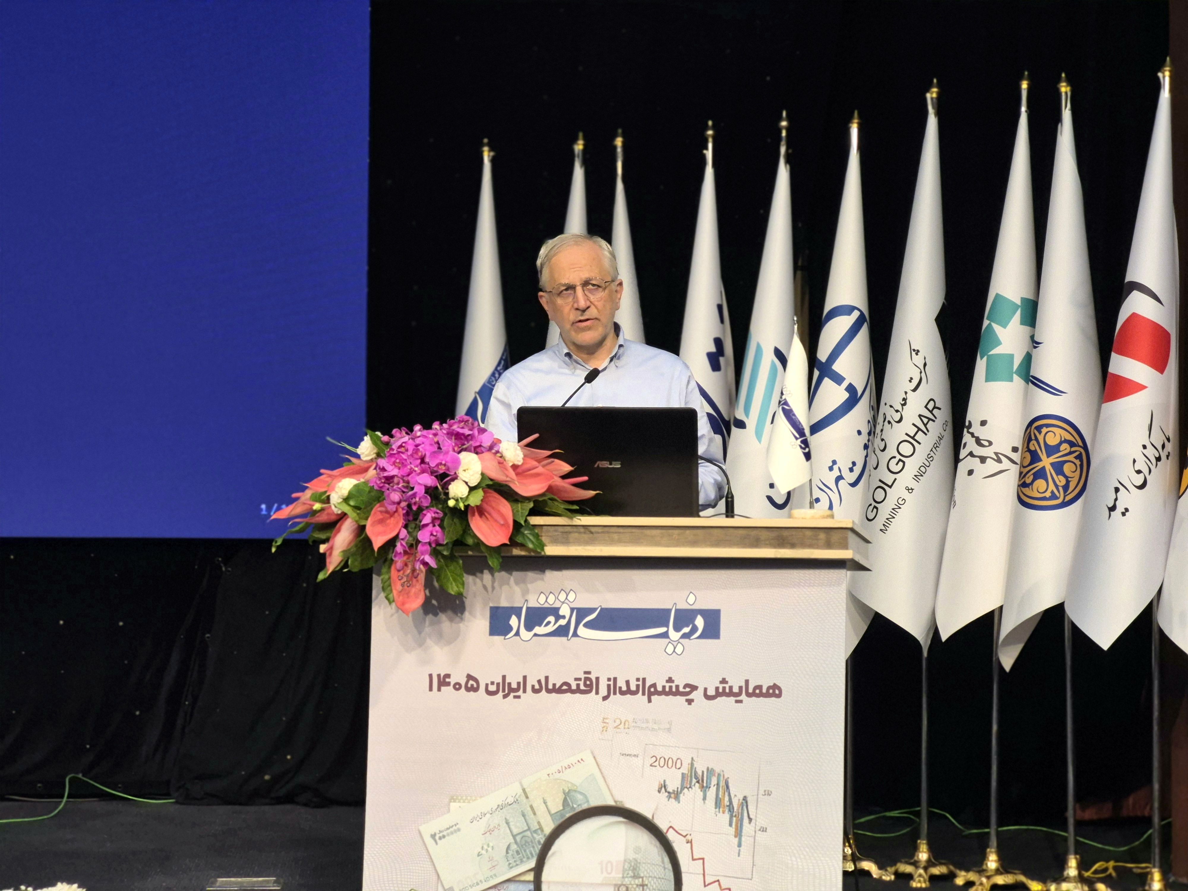 فرهاد نیلی: اقیانوس آبی فرصت‌های مالی ایران در طبقه متوسط نهفته است