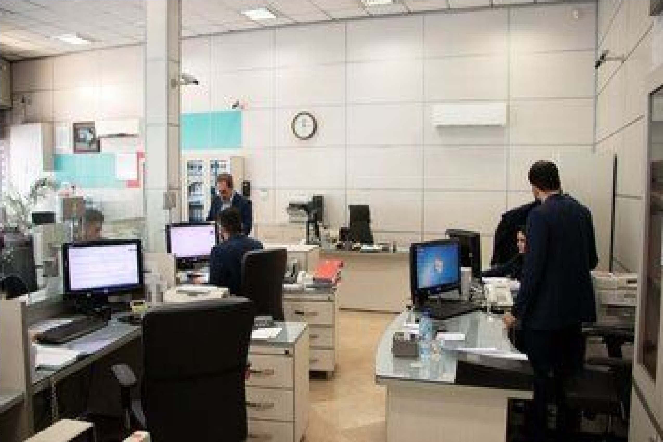 تلاش مجلس برای ترمیم حقوق کارمندان؛ پیگیری افزایش حقوق در دو نوبت