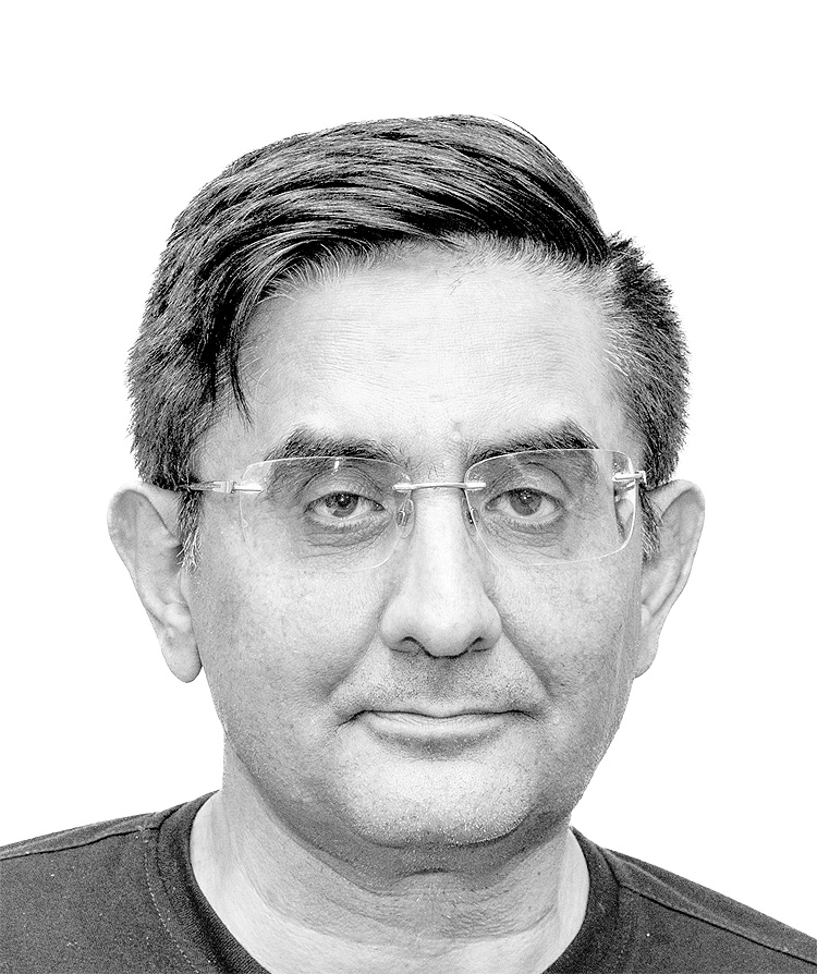 مالیات نااطمینانی؛ چرا ابهام سیاسی رشد اقتصادی ایران را فرسوده می‌کند؟