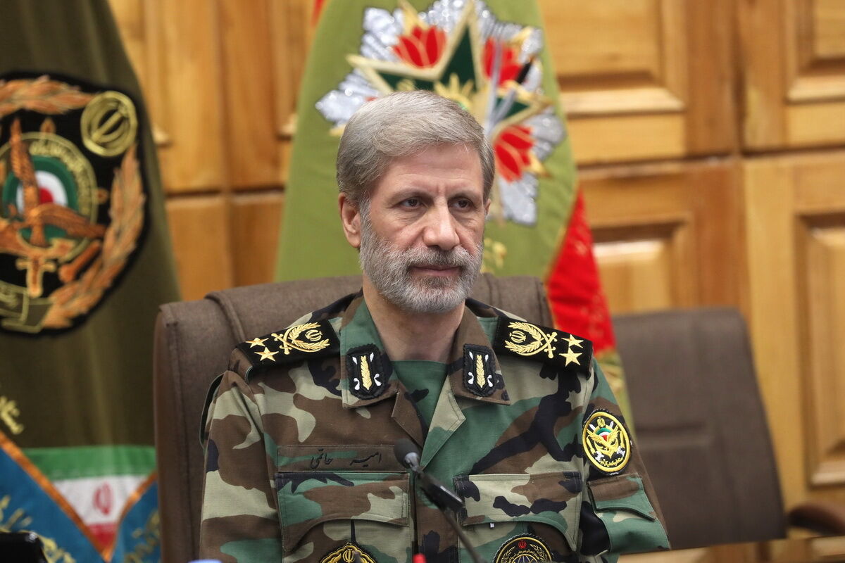 پیام فرمانده ارتش: دفاع از استقلال ایران تا آخرین نفس ادامه دارد