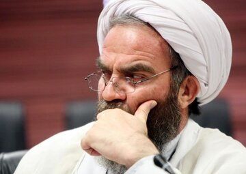 غرویان: طیف جلیلی به دنبال شکست دولت پزشکیان است/ ضرورت بازگشت به عقلانیت