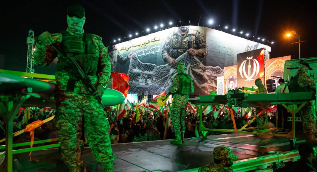 تغییر دکترین نظامی ایران؛ پاسخ به محاصره دریایی یا گشودن جعبه پاندورا؟