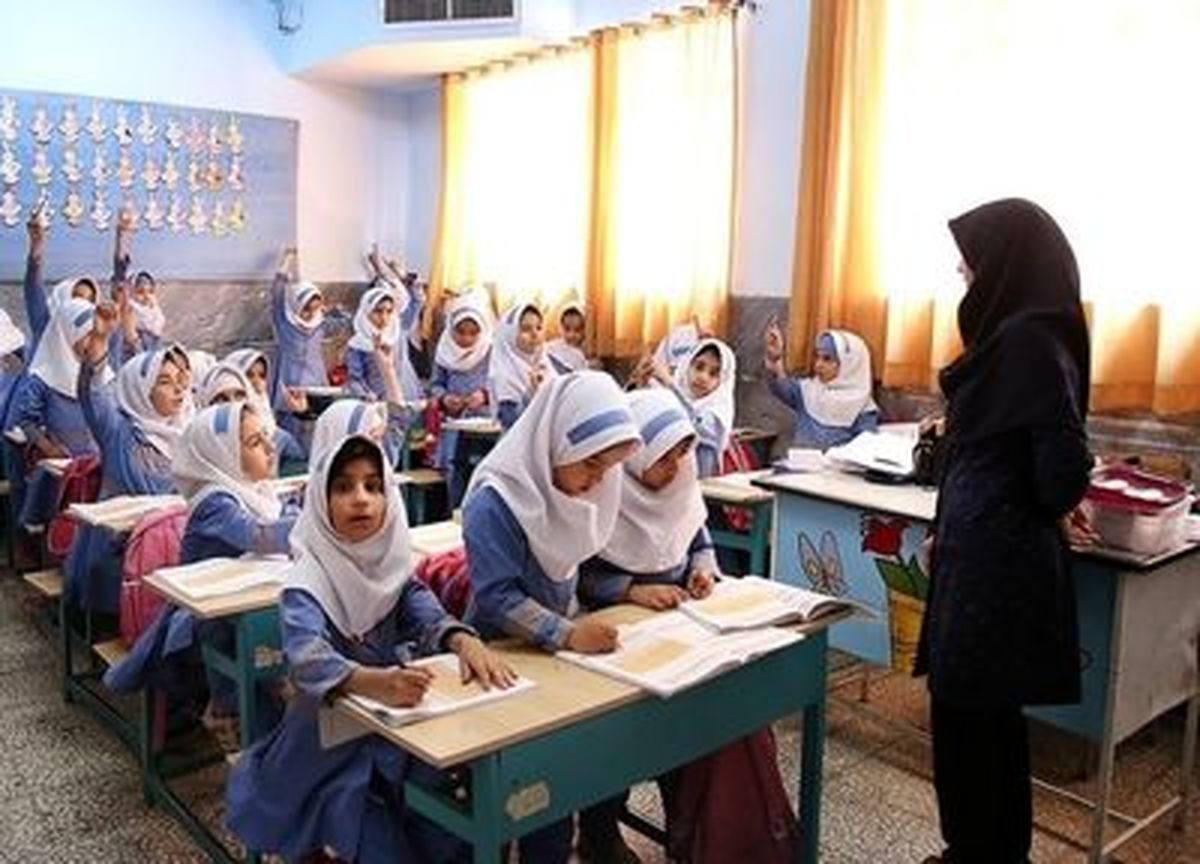 تغییر وضعیت معلمان حق‌التدریس: پرداخت حقوق ۱۲ ماهه و وعده ثبات شغلی