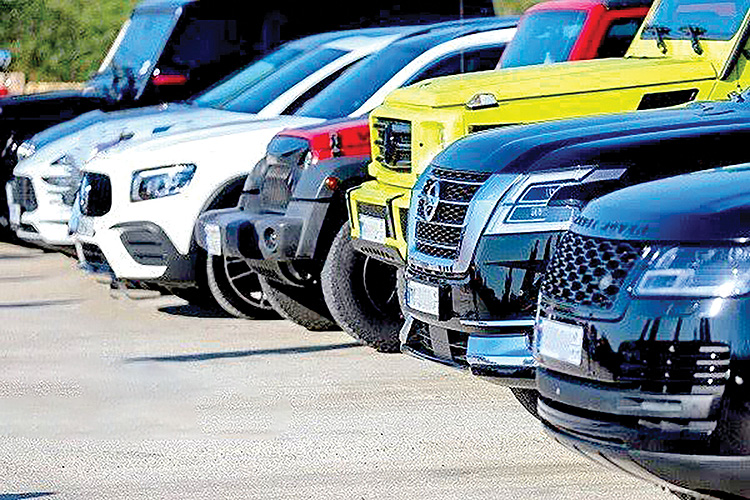 پشت‌پرده تعرفه ۱۰۰ درصدی خودرو؛ تکذیب صمت و ابهام در تصمیمات دولتی