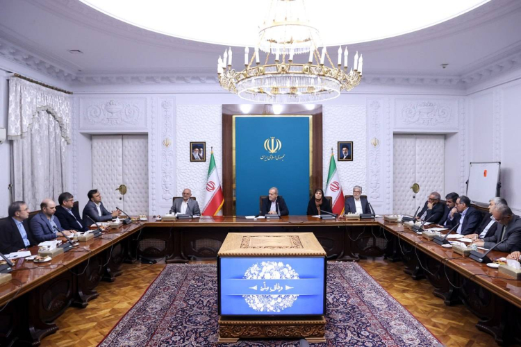 پزشکیان: عدالت در حمل‌ونقل عمومی و مدیریت علمی سوخت اولویت دولت است