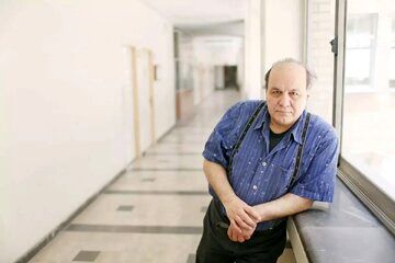 فکوهی: در بحران، به جای بستن کافه‌ها، به پشتیبانی مردمی نیاز داریم