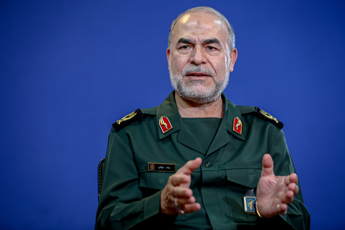 تقابل سپاه و روحانی بر سر همه‌پرسی برای ادامه جنگ