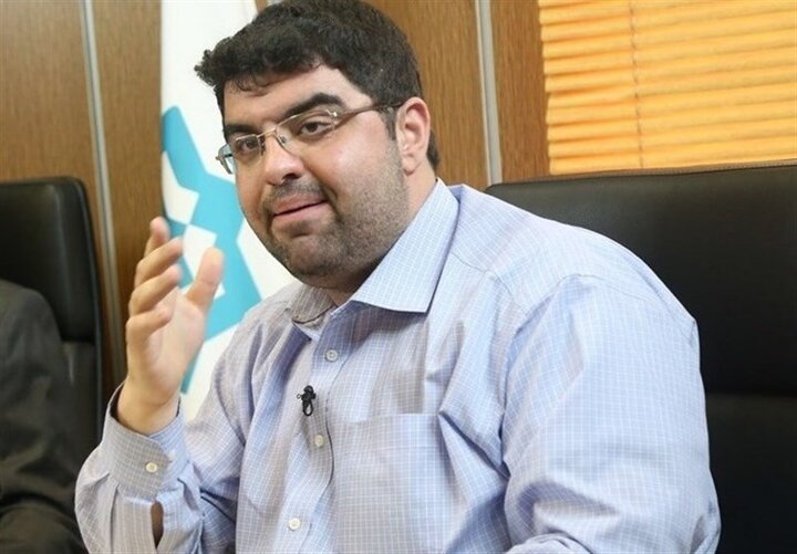 پیش‌بینی مشاور رئیس مجلس: نفت تا سال آینده زیر ۷۰ دلار نمی‌رود
