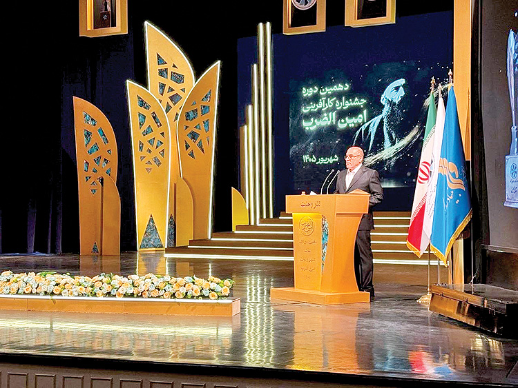 نجفی‌عرب: اداره اقتصاد در شرایط جنگی نیازمند تغییر قوانین زمان صلح است