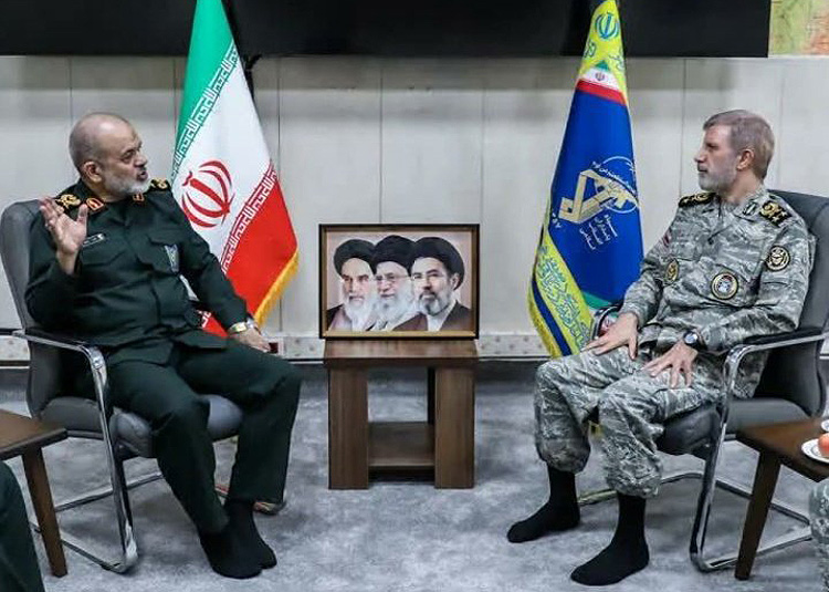 تأکید فرماندهان ارتش و سپاه بر وحدت راهبردی و قدرت بازدارندگی ایران
