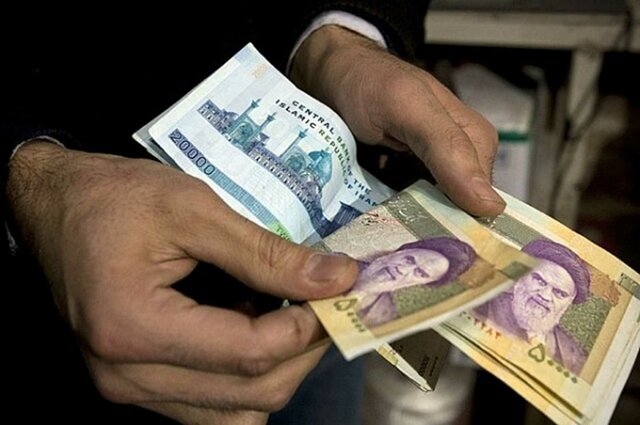 ترمیم دستمزد کارگران به تعویق افتاد؛ وعده بررسی مجدد تا پایان مهر