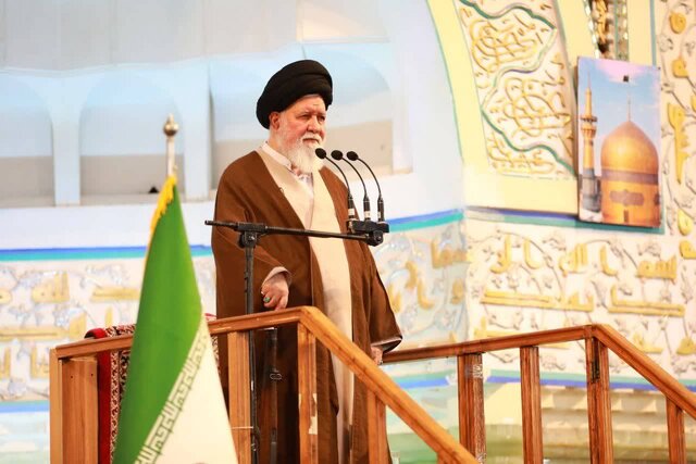 قدردانی از پزشکیان در تریبون نماز جمعه مشهد/ علم الهدی: امروز ما در دل دفاع قرار داریم