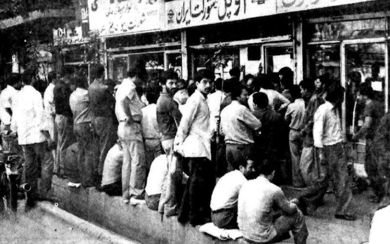 روکشِ نفتی بر سفره‌های کوپنی؛ چرا اقتصاد دهه ۶۰ الگوی مقاومت نیست؟ | آیا صف‌های کوپن بدون دلارهای نفتی دوام می‌آوردند؟
