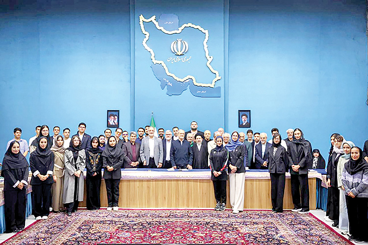 خودتحریمی شکستمان می‌دهد